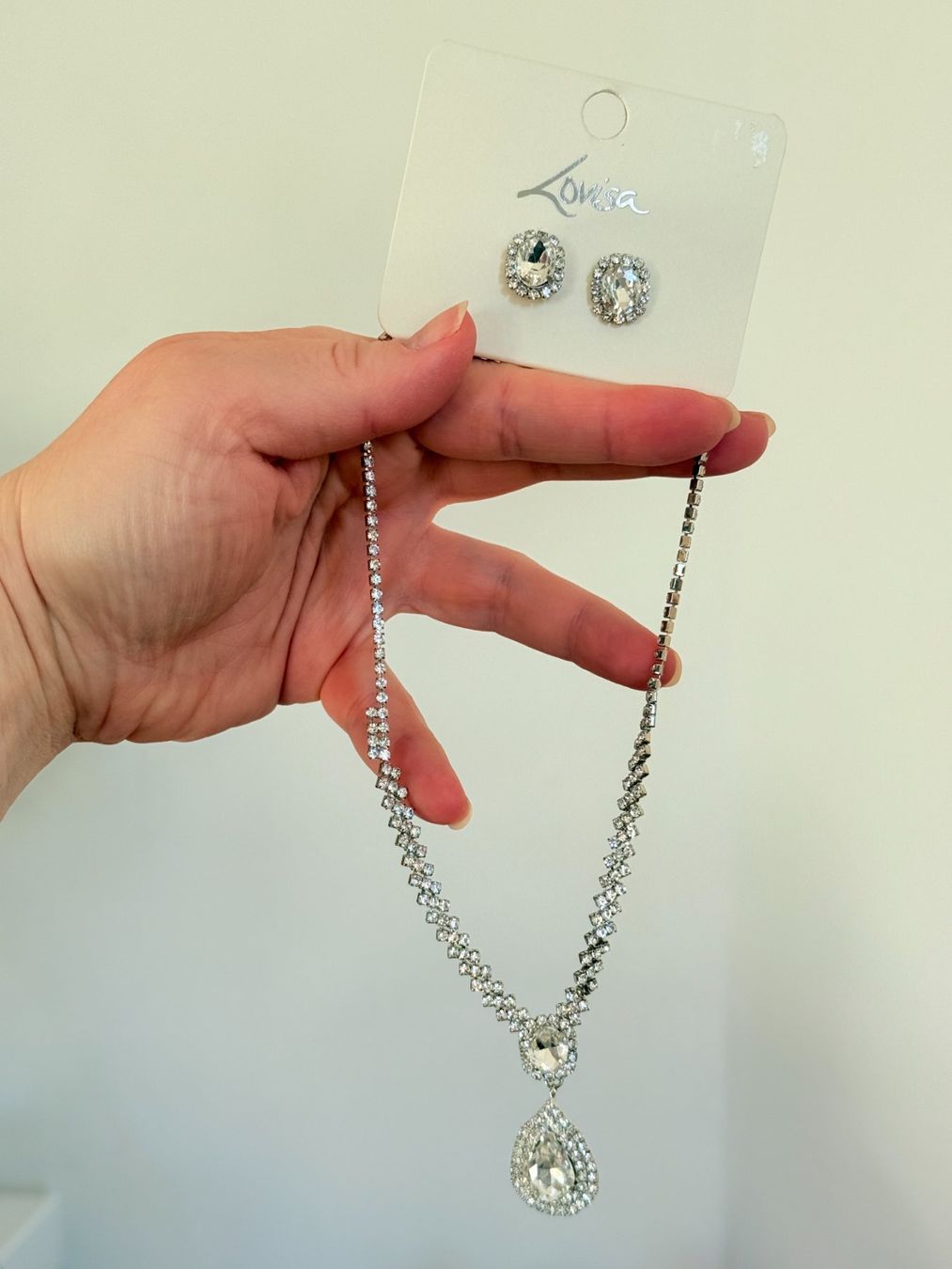 Altri gioielli: Lovisa - Ensemble collier et boucles d'oreilles - Neuf! – Usato da Genève venduto da AGBERG