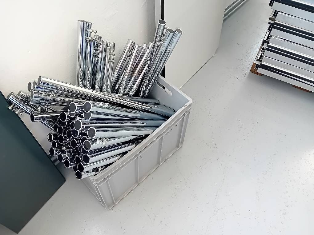 USM Tables: Tables usm 150x75 – D'occasion à Genève par sof_fl7z 1