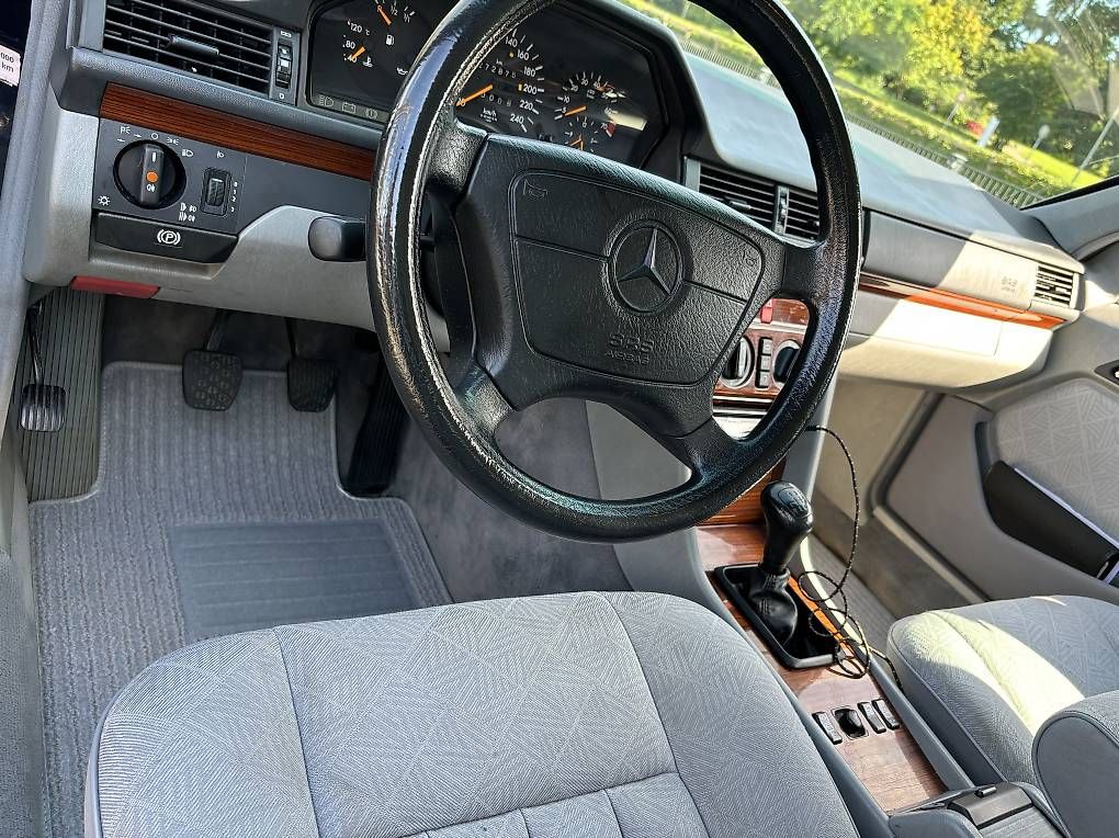 Automobili: Mercedes e klasse e 220 w124 – Usato da Dornach venduto da serge025 3