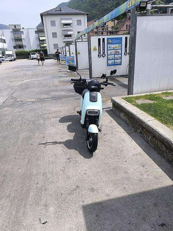 Voiturettes électriques: E scooter max 25 km/h – D'occasion à Bellinzona par den_mr8y 3