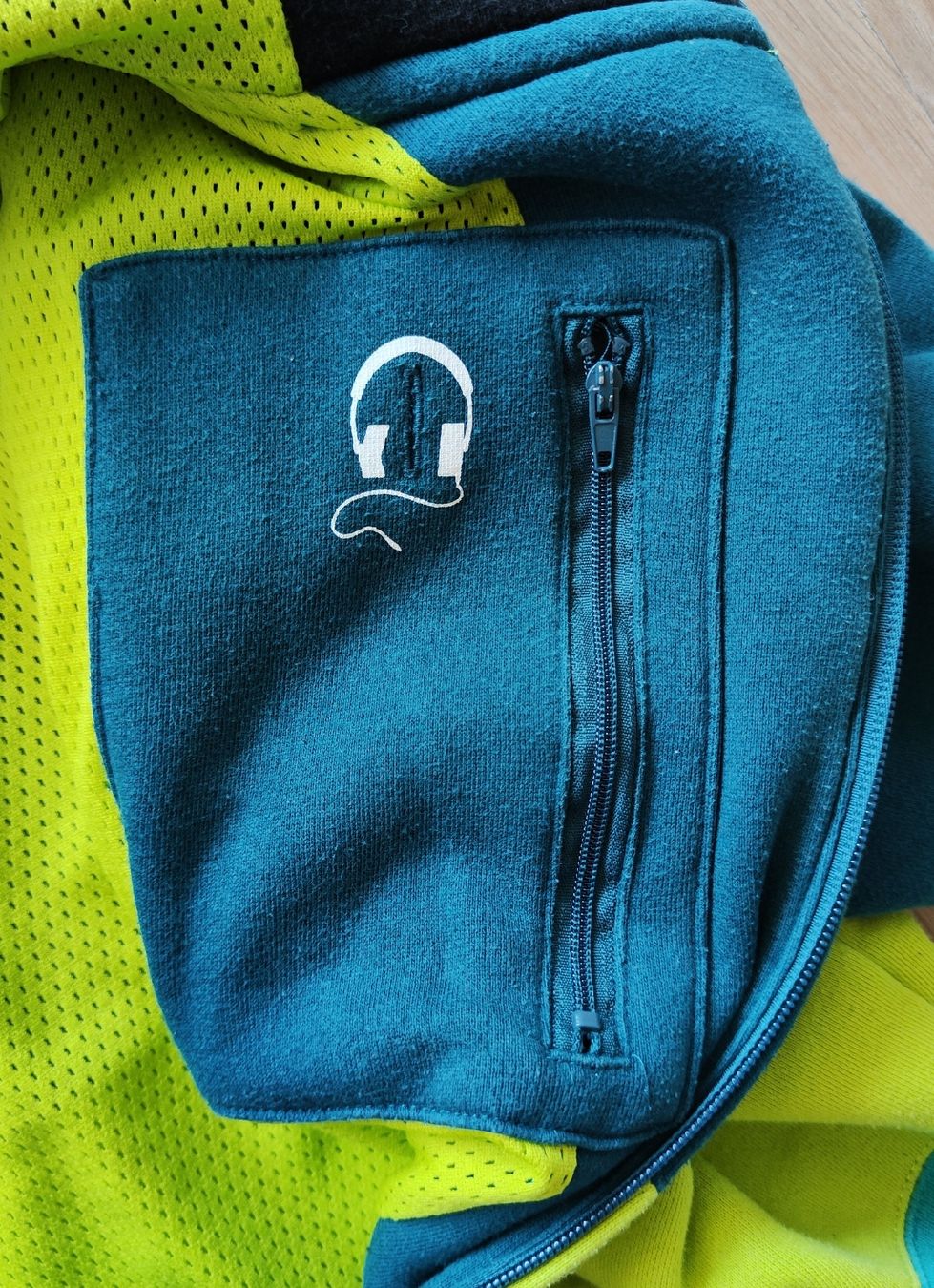 Armada Pulls & Sweat-shirts: Sweatjacke Armada – D'occasion à Zuchwil par KohlaMagic 2