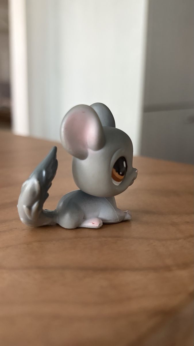 Littlest Pet Shop Giocattoli: Littlest pet shop gray chinchilla #144 – Usato da Bern venduto da ece_nxk7 2