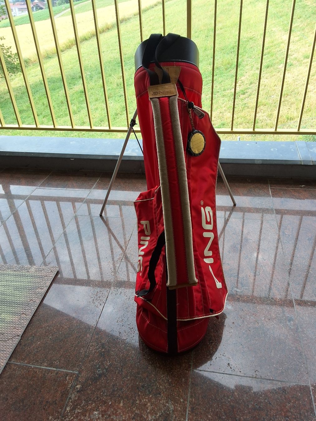 Borse: Golf Bag PING Rot Standtasche gut erhalten – Usato da Auw venduto da Hagnau 3