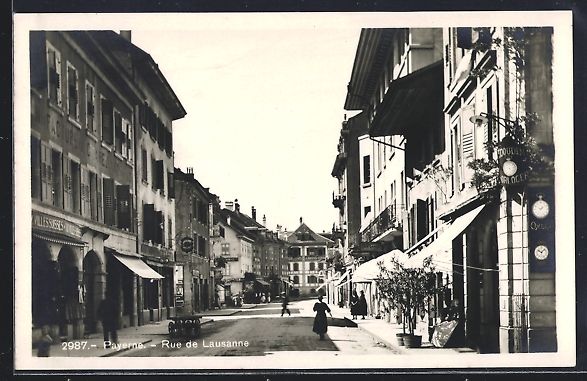Cartoline postali: AK Payerne, Rue de Lausanne mit Läden – Usato da Berlin venduto da bartko-reher