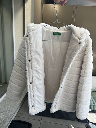 Veste blanche en fausse fourrure Benetton