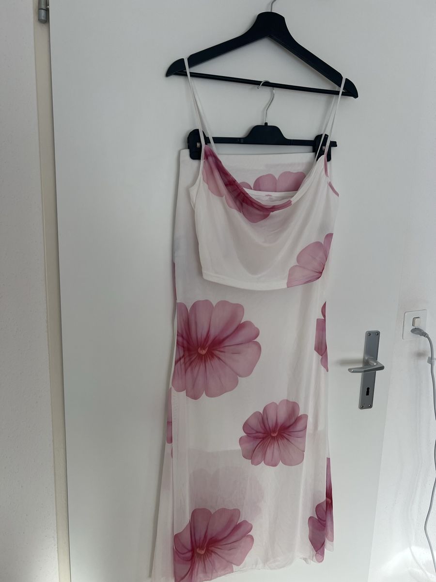 Vestiti: Sommer Set: Top & Rock mit Blumenmuster, Grösse L – Usato da Wattwil venduto da skr_94 9