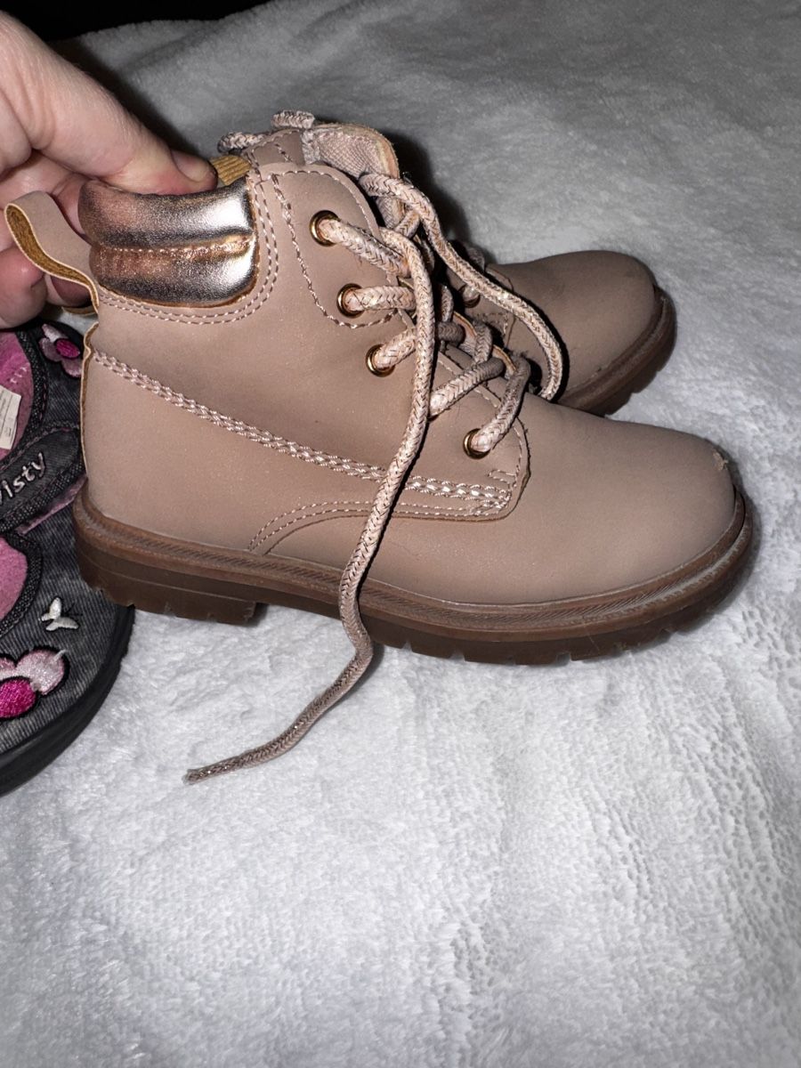 H&M Scarpe per ragazze: Schuhe Mädchen gr 27 – Usato da Weite venduto da Quarantino 3