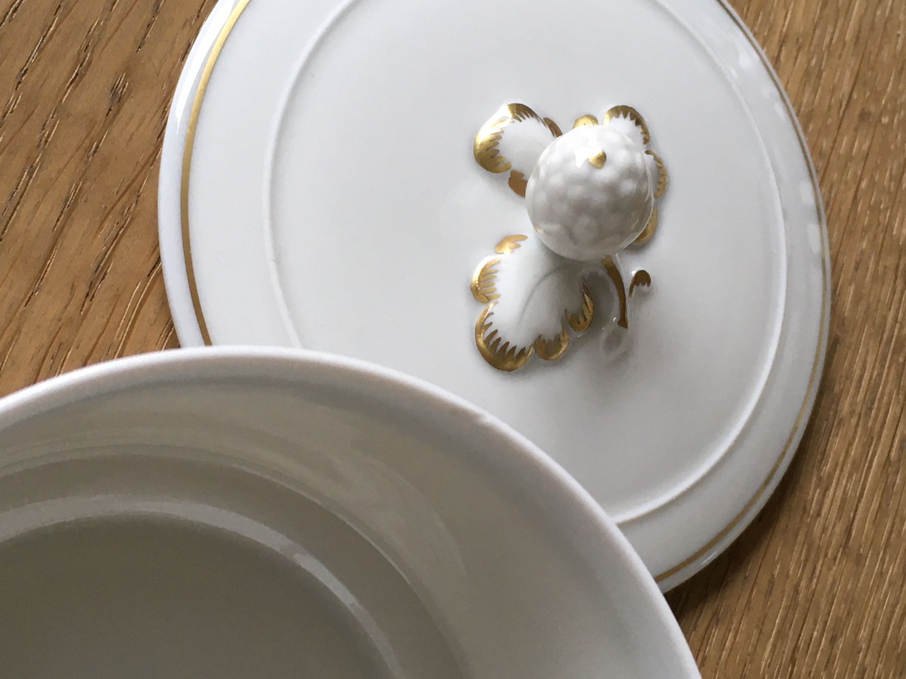 Set di piatti: Langenthal Teeservice Château weiss/blau/gold – Nuovo (secondo la descrizione) da zürich venduto da Cf8000 3