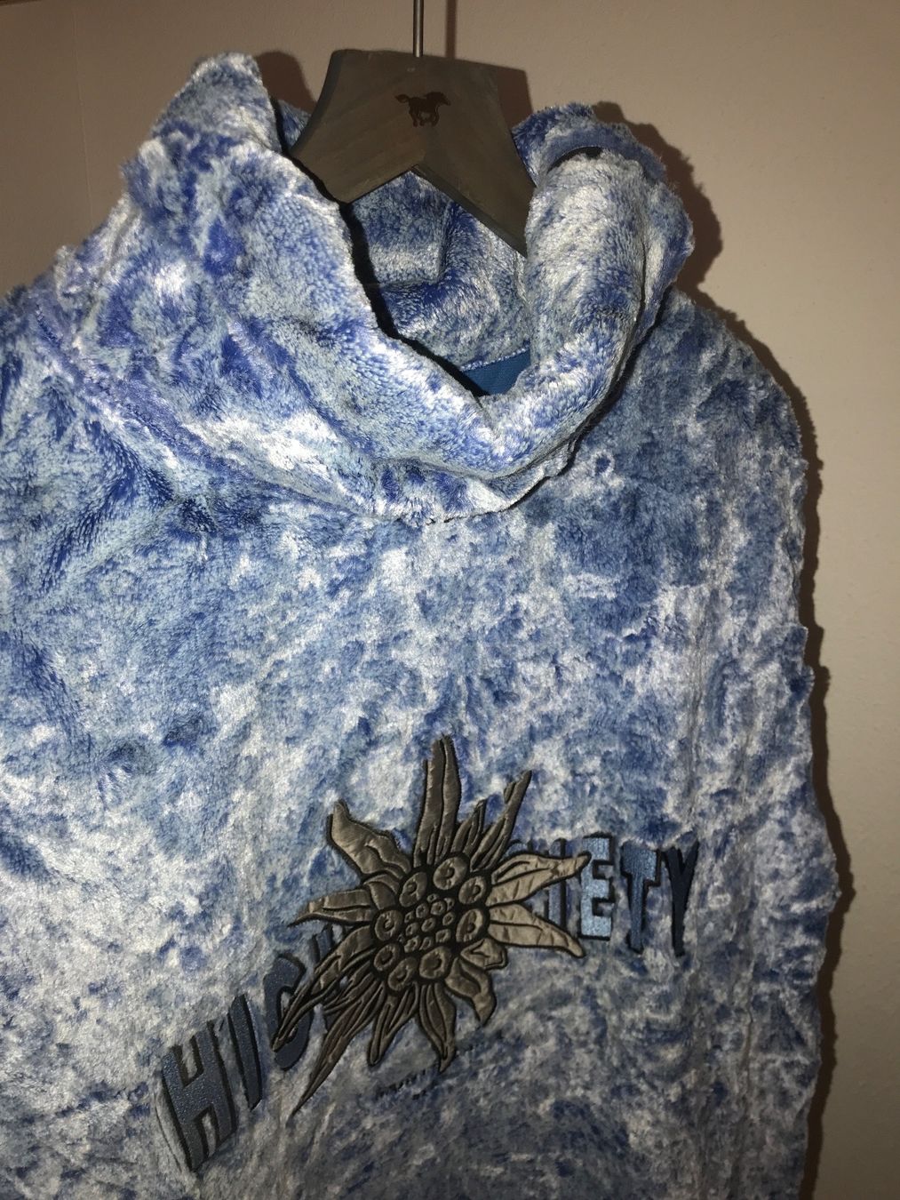 Maglioni & Felpe: Ski Pullover High Society Fake Fur L – Usato da Eschikofen venduto da sra_6qbm 1