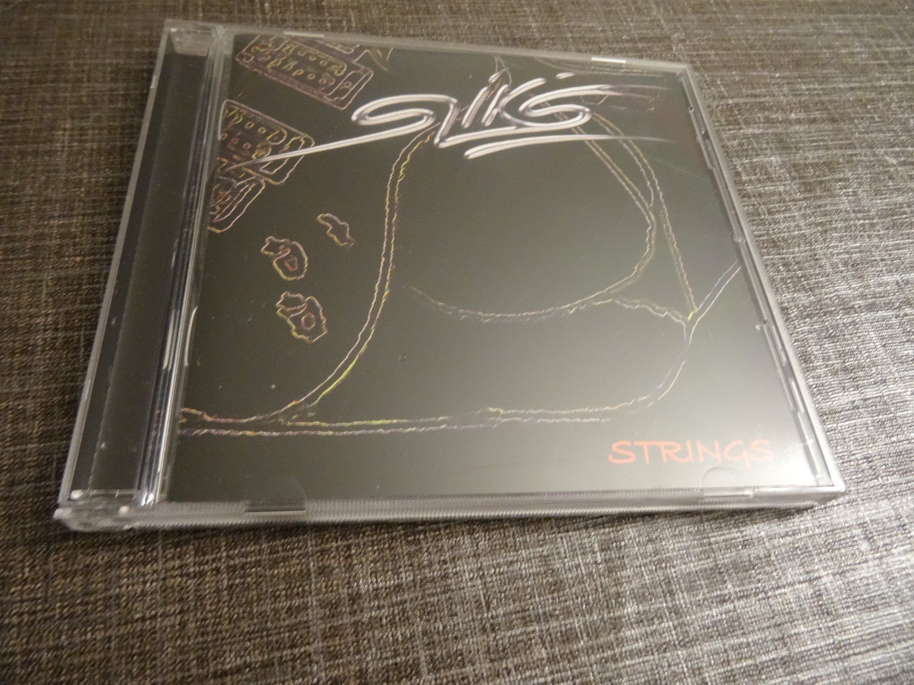 CD: Silk "Strings" CD – Usato da Olten venduto da Disc-Ausverkauf