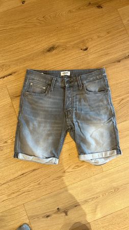 Jack & Jones Jeansshorts grau Grösse M guter Zustand
