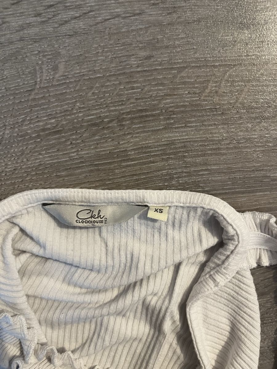 Lotti & Set di vestiti: Lot de 2 tops blancs – Nuovo (secondo la descrizione) da Les Geneveys-sur-Coffrane venduto da papoute 3