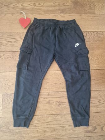 Nike Jogginghose Cargo schwarz Gr M top Zustand