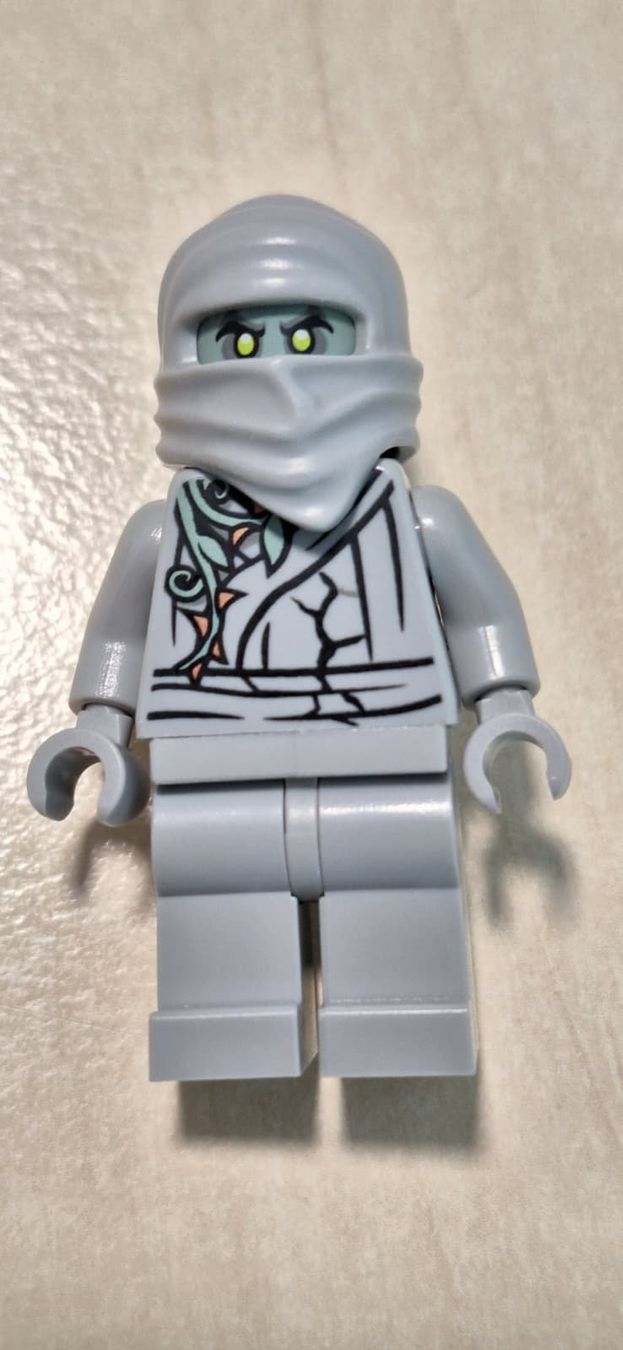 Lego Statuette: Lego Ninjago Ghost Student – Usato da Egnach venduto da sea_2zvc