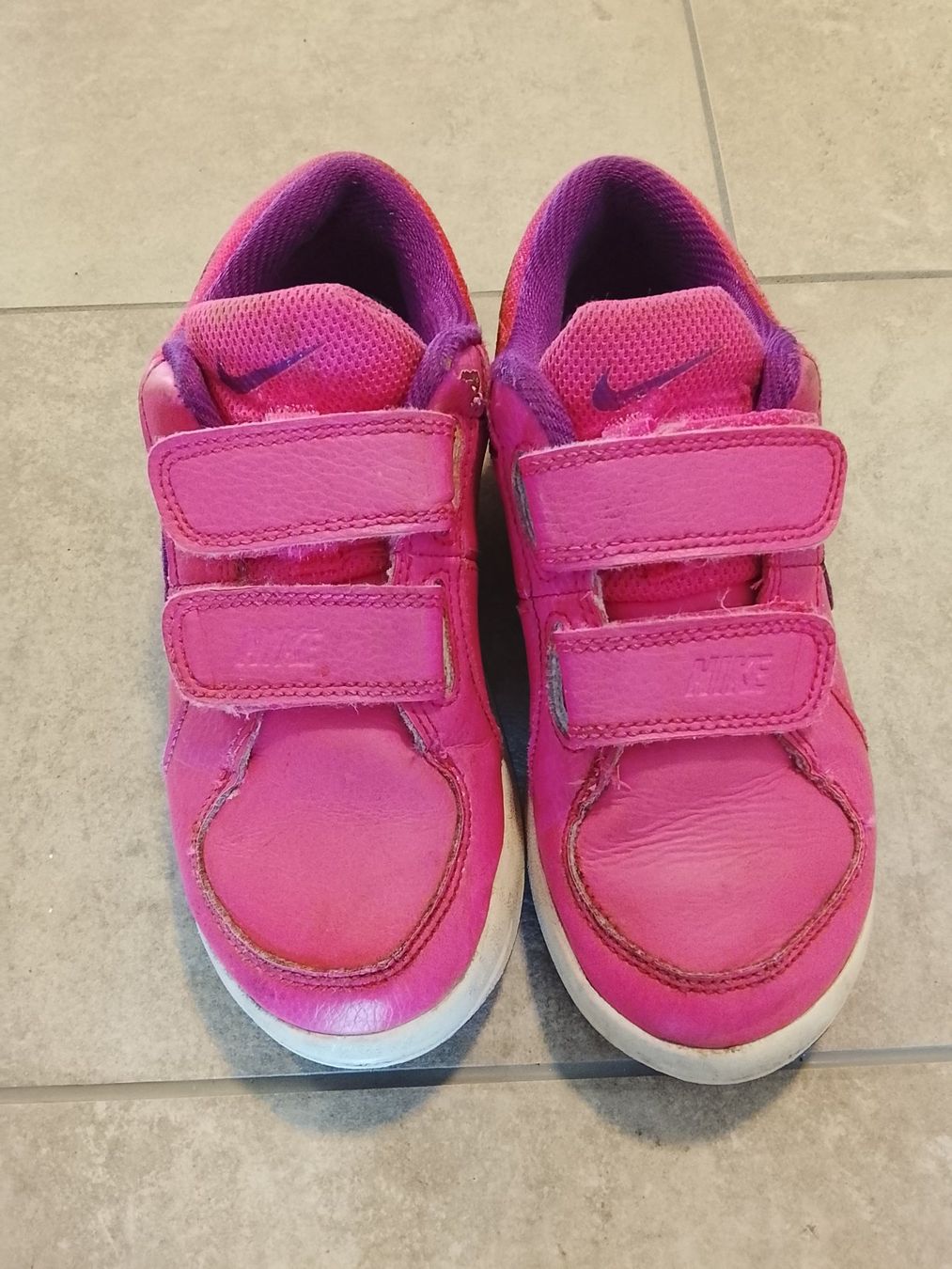 Nike Scarpe per ragazzi: Sneakers Nike Gr. 30 – Usato da St. Gallen venduto da Fluros