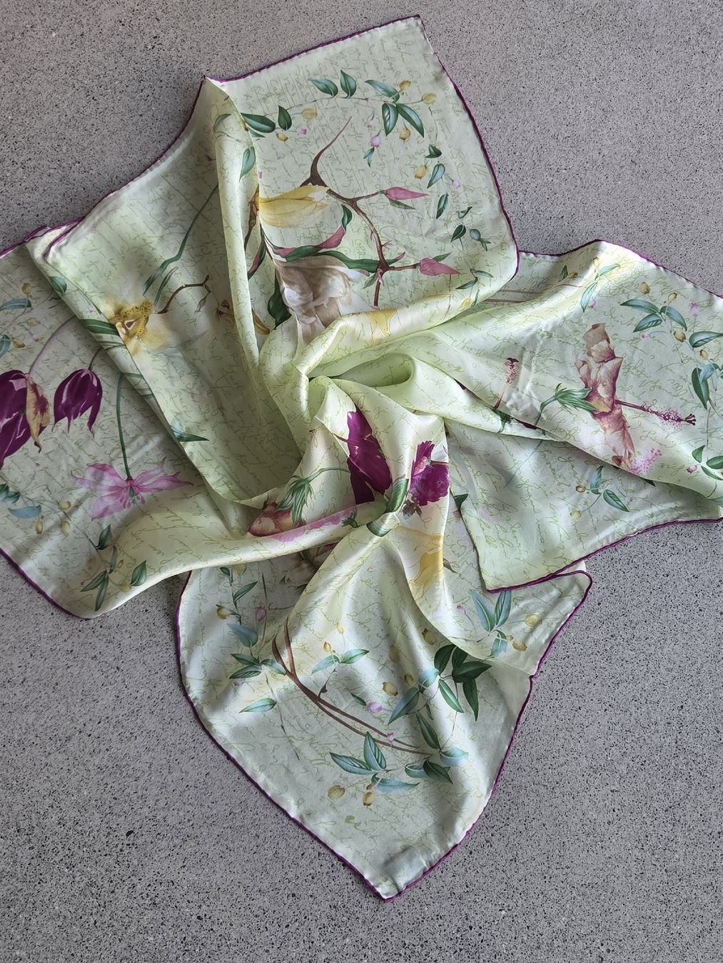 Codello Foulard & Sciarpe: Seidenfoulard 88 x 85, Codello – Nuovo (secondo la descrizione) da Frauenfeld venduto da Schenken-mit-Herz