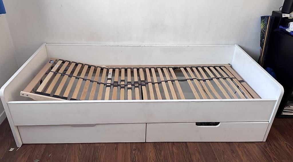 Betten: Bett 90x200 ohne Matratze – Gebraucht aus Winterthur von Smile_1988