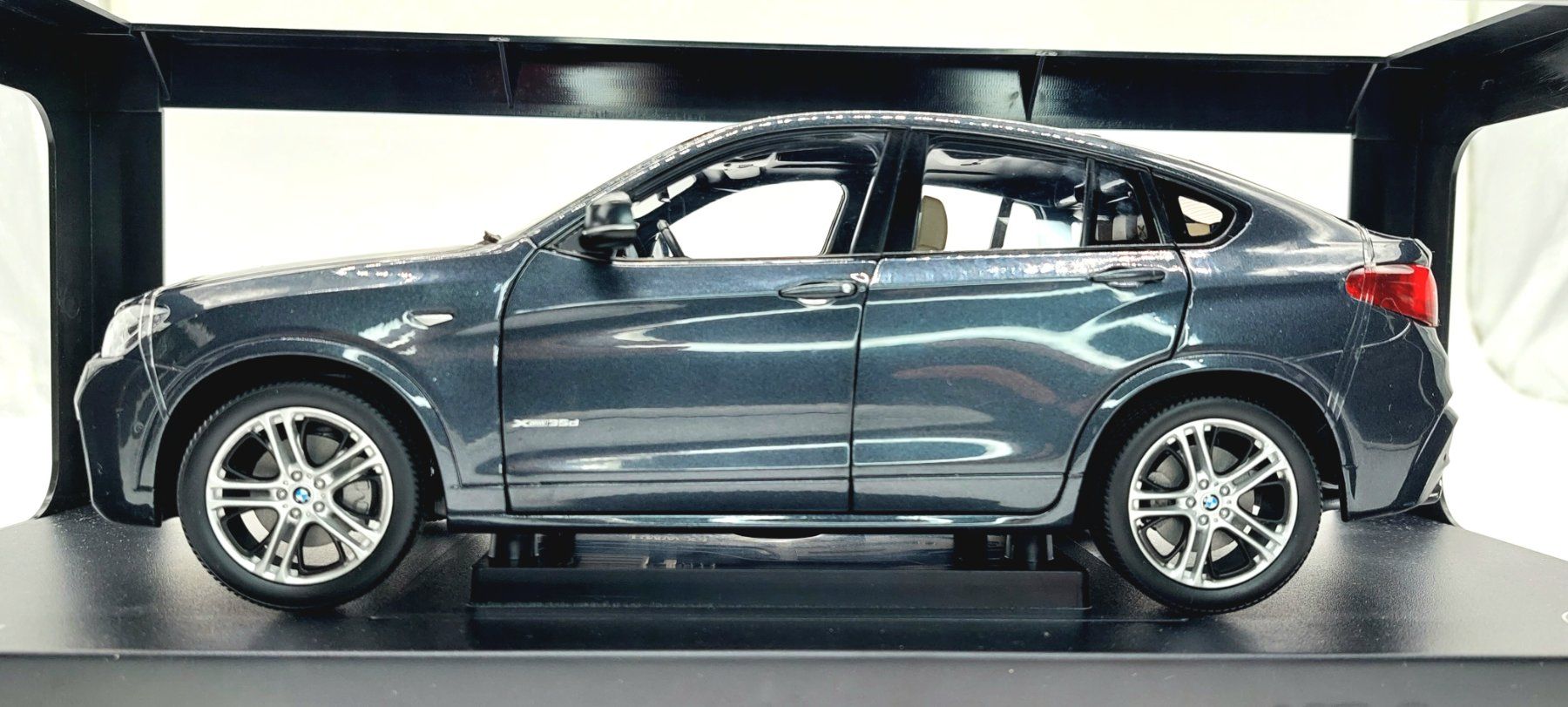 BMW Modellini d'auto: 1/18 BMW X4 XDrive 35d – Nuovo e nell'imballaggio originale da Villars-sur-Glâne venduto da Danger_Mod 7