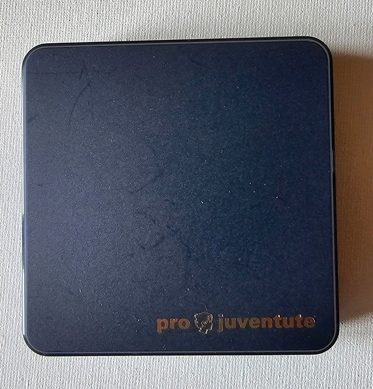 Placchette & Badge: Pro Juventute Briefmarken-Anstecker Set 1995 – Usato da Windisch venduto da Moosarchat 2