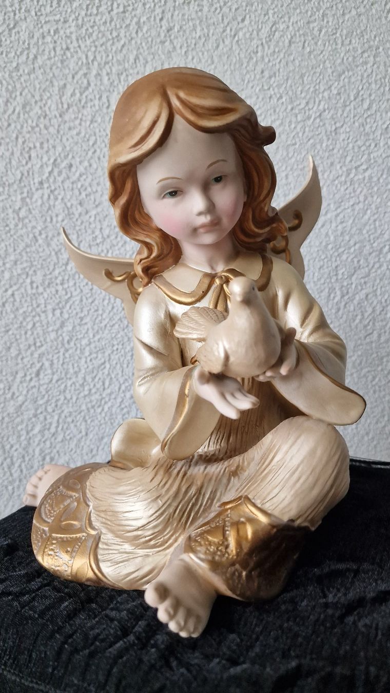 Statuette: Grosser lieblicher Engel mit Taube – Usato da Wil  AG venduto da Kfloh