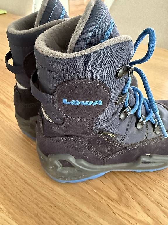 Scarpe per ragazzi: Kinder Winterschuhe Gr. 30 – Usato da Gwatt (Thun) venduto da Bennae 1