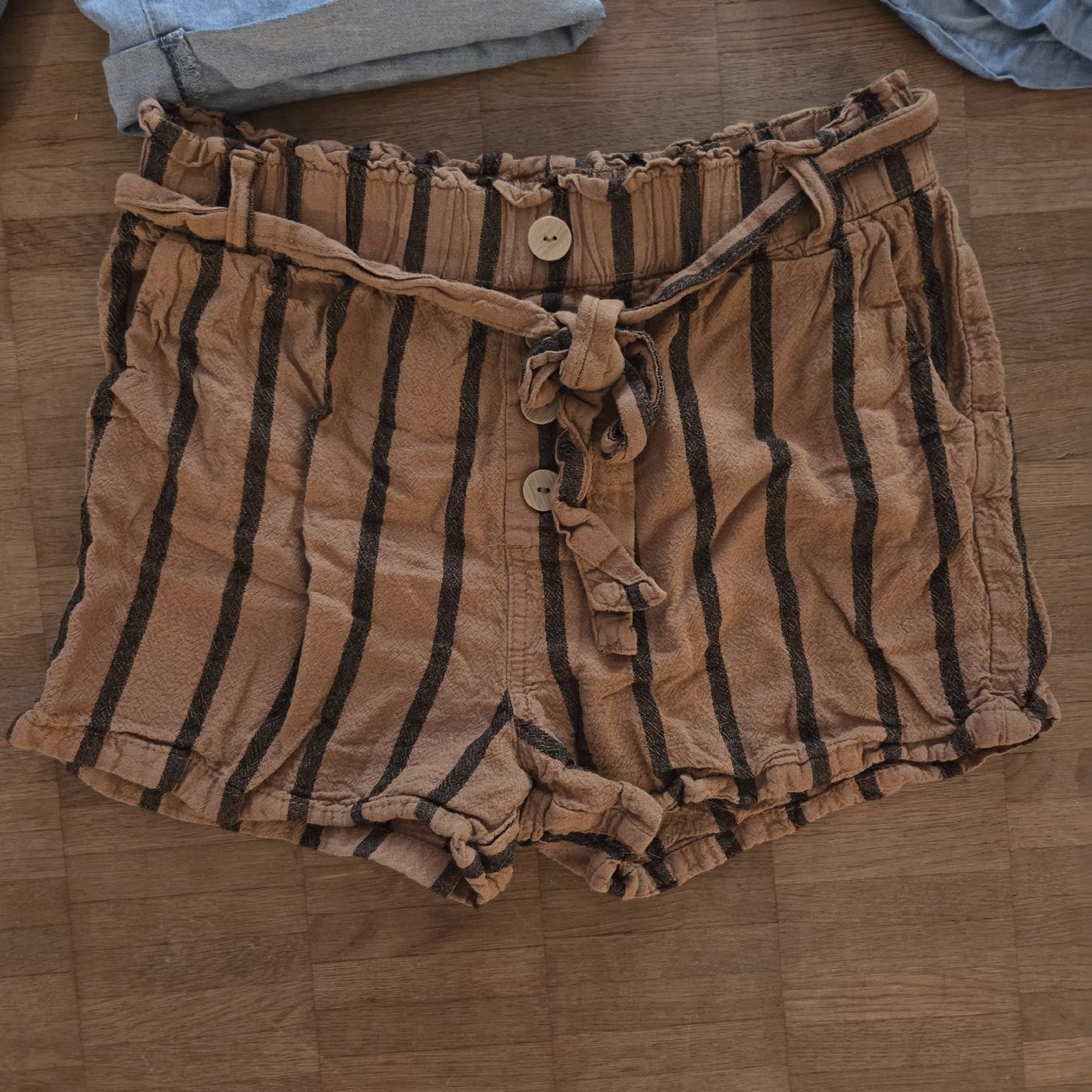 Hosen: 3 Stk. Shorts Gr. M – Gebraucht aus Näfels von CH.Kchlineknopf 1