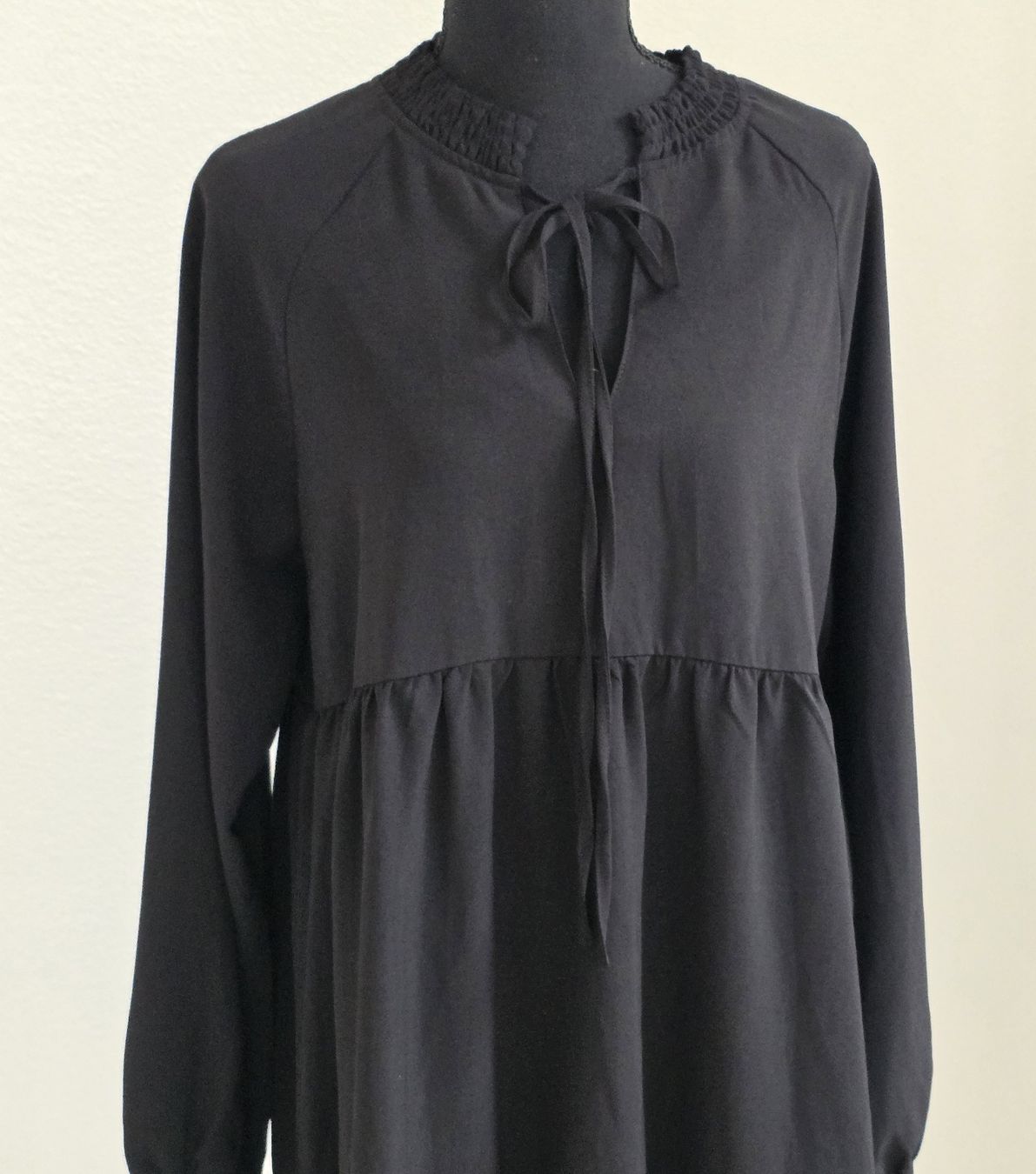 Kleider: Schwarzes Kleid Gr. L – Neu (gemäss Beschreibung) aus Rheinsulz von Gilea 1