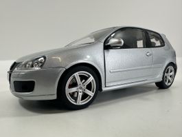 Volkswagen VW Golf V GTI Pirelli 1:18,silber,inkl.OVP, NOREV