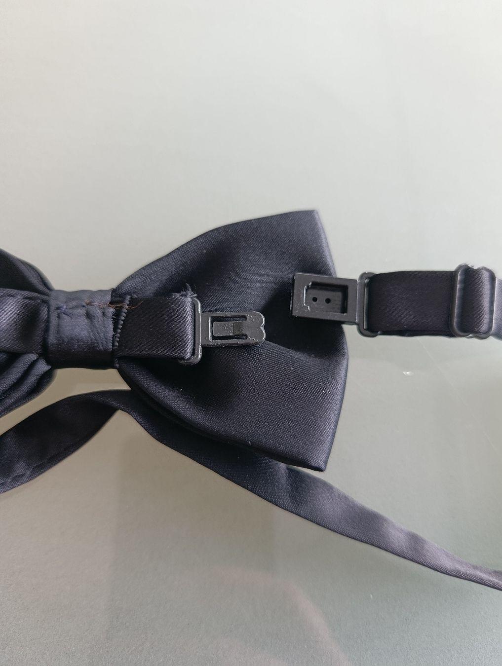 Cravatte: Elegante, schwarze Fliege aus Satin – Nuovo e nell'imballaggio originale da Trimbach venduto da lysy507777 2