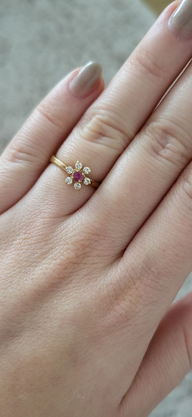 Bagues: Süsser Blumenring mit 1 Rubin  – Neuf (Voir description) à Unterägeri par Altgoldschmuck 6