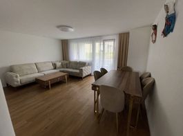 Elegantes Wohn- & Esszimmer zu verkaufen