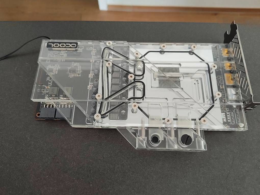 PC: Diverse PC Komponenten mit RGB und Wasserkühlung – Usato da Glarus venduto da Hadowa 3