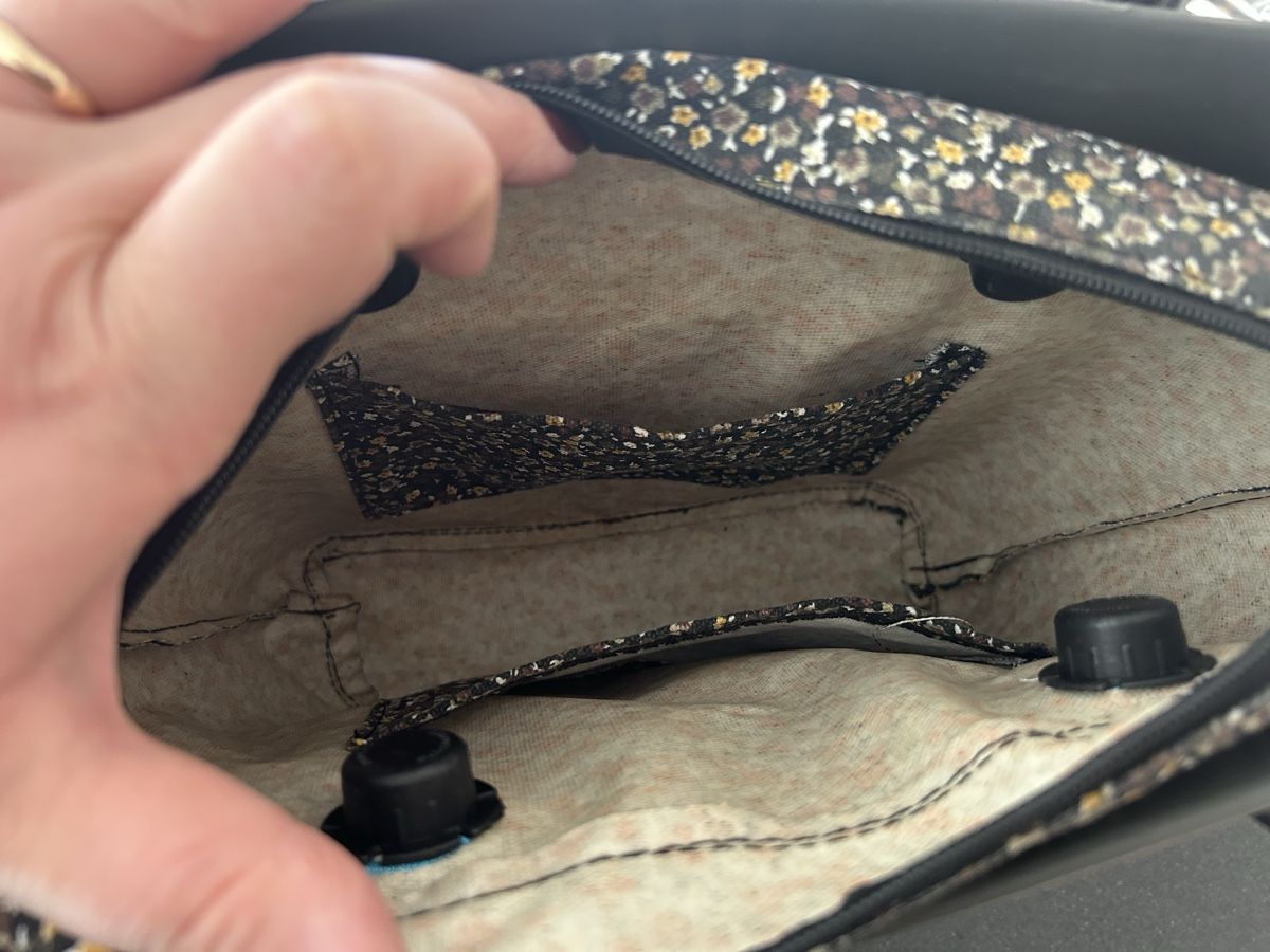 Obag Borse da donna: Obag Handtasche khaki mit Blumen Innenfutter – Usato da Uerikon venduto da _Angi. 2