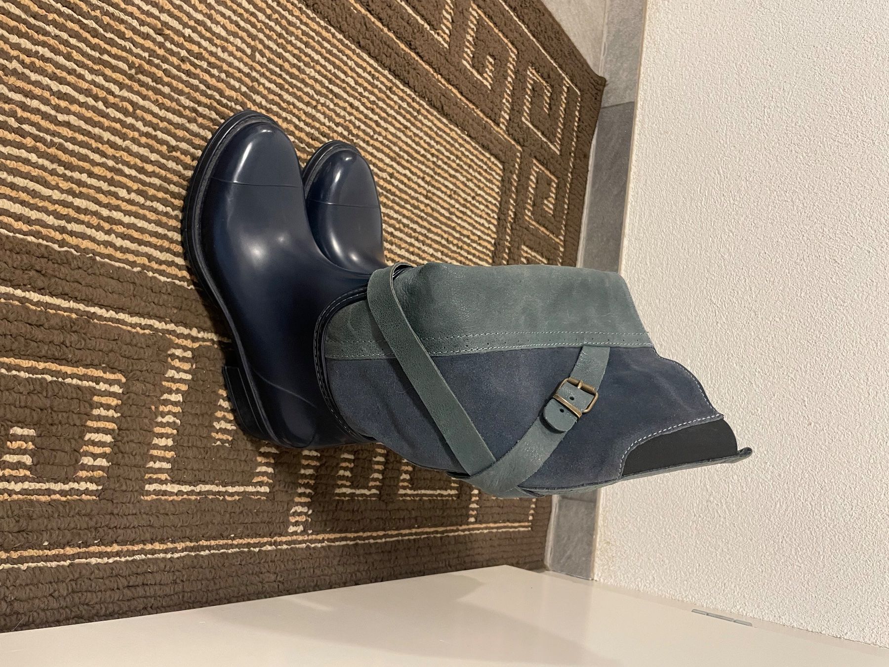 Scarpe da donna: Regen Stiefel – Usato da Niederdorf venduto da dhodach