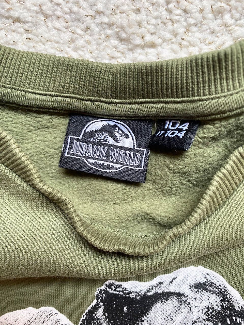 Maglioni & Felpe: Pullover Gr. 104, Olivgrün, Jurassic World – Usato da Uster venduto da ros_pym8 1