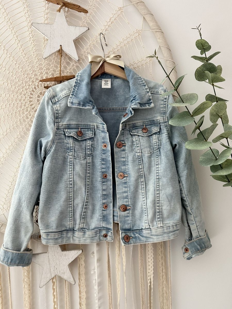 H&M Giacche & Cappotti: Jeansjacke Mädchen Gr. 128 – Usato da Obfelden venduto da dafae