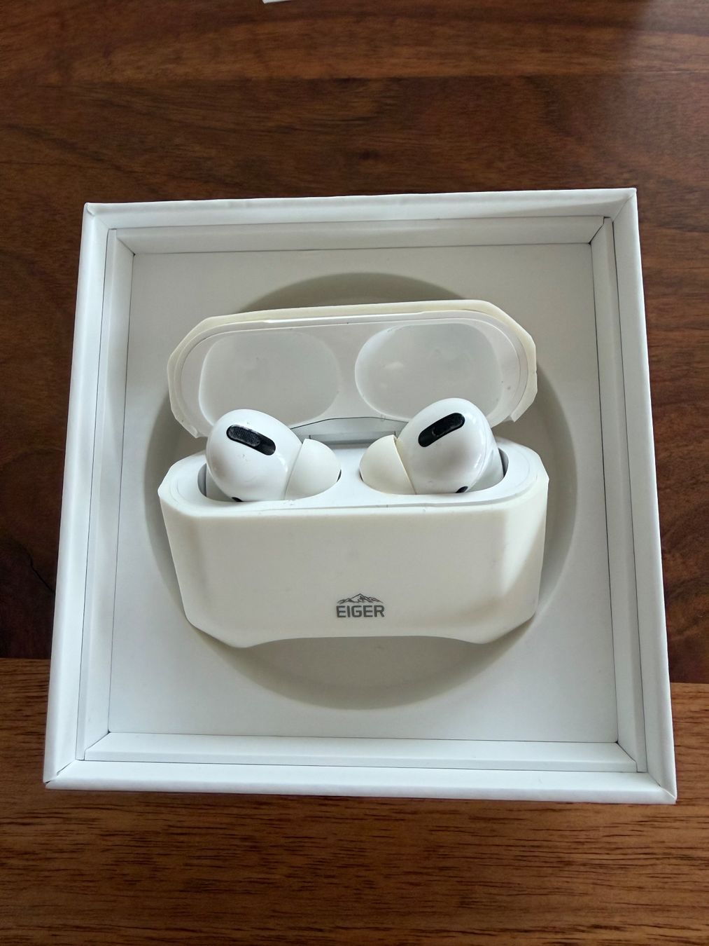 Apple Casques audio: AirPods Pro Gen1 A2083 – D'occasion à Füllinsdorf par raphaeddu