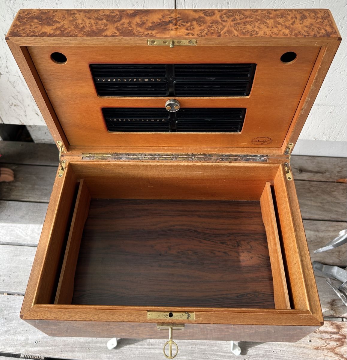 Davidoff Humidore: Davidoff-Humidor aus Wurzelholz – Gebraucht aus Widnau von hbr_mhx2 2