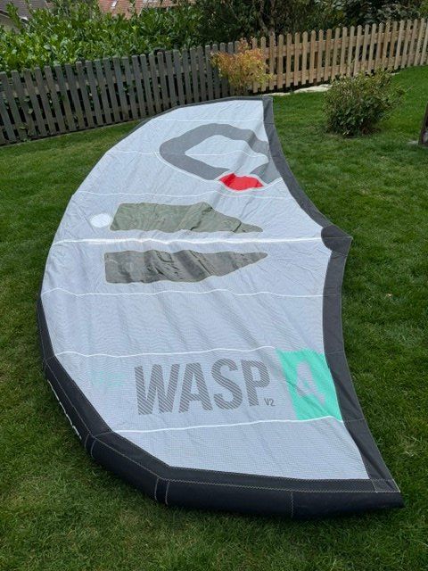 Ozone Surf: Wing Ozone Wasp V2 4.0, gebraucht – D'occasion à Hettiswil par F6hellcat