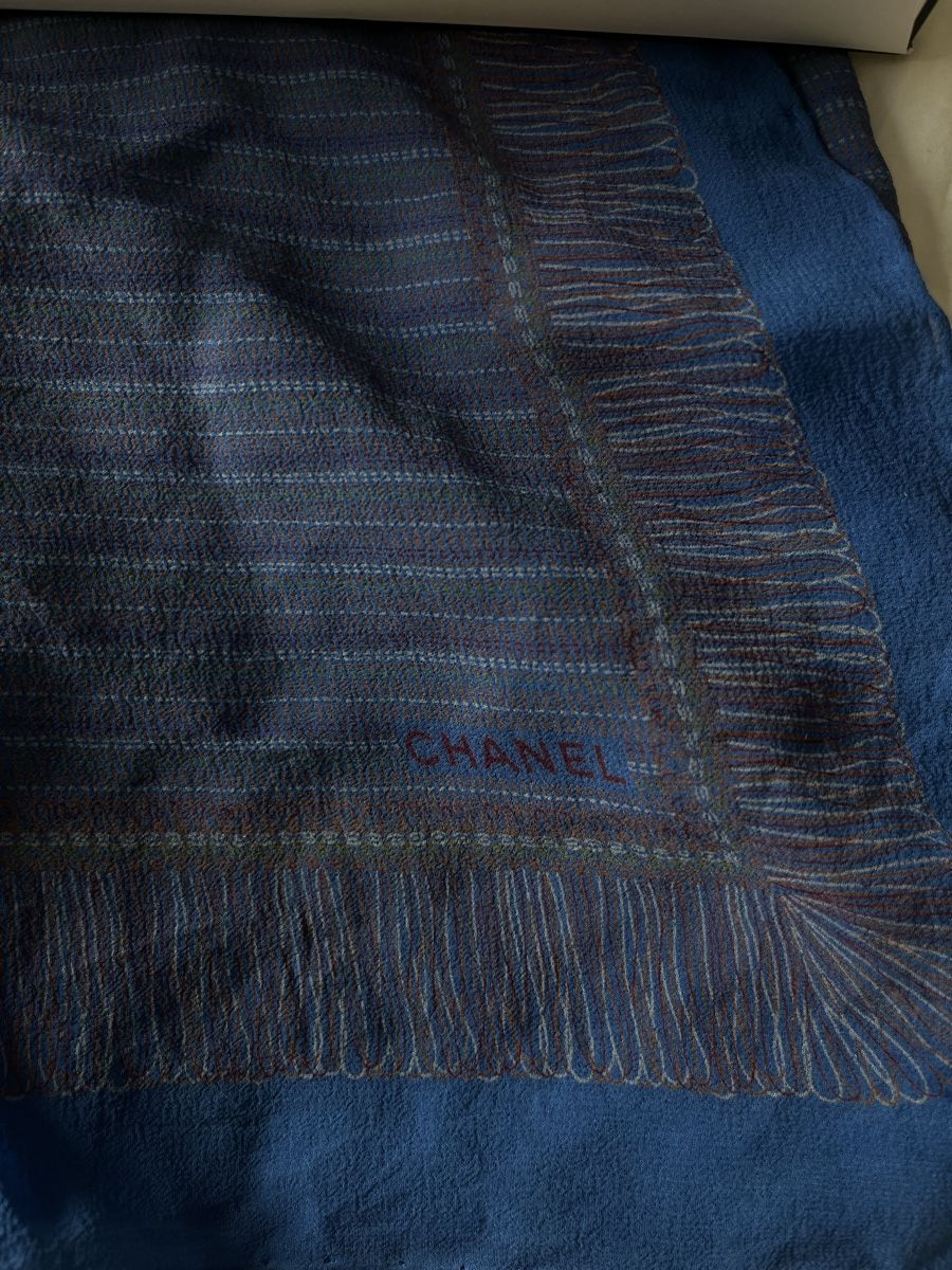 Chanel Foulard & Sciarpe: Chanel Seiden Foulard – Usato da Zürich venduto da edit_closet 1