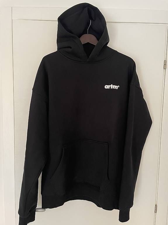 Maglioni & Felpe: ARTM Premium Hoodie  Black size Medium – Usato da Ponte Tresa venduto da coc_nnf5