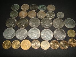 20 1 DOLLAR + 10 HALF DOLLAR ( SANDWICH )