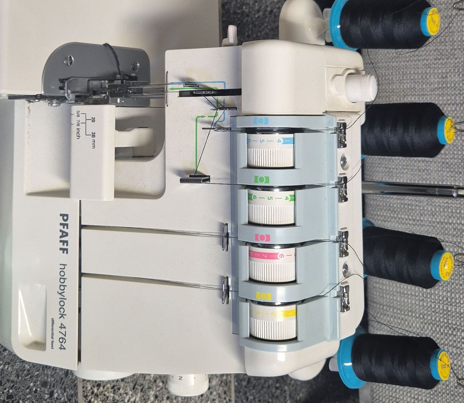 Pfaff Macchine da cucire: Pfaff Hobbylock 4764 Overlock Nähmaschine – Usato da Zofingen venduto da seb_9x8h