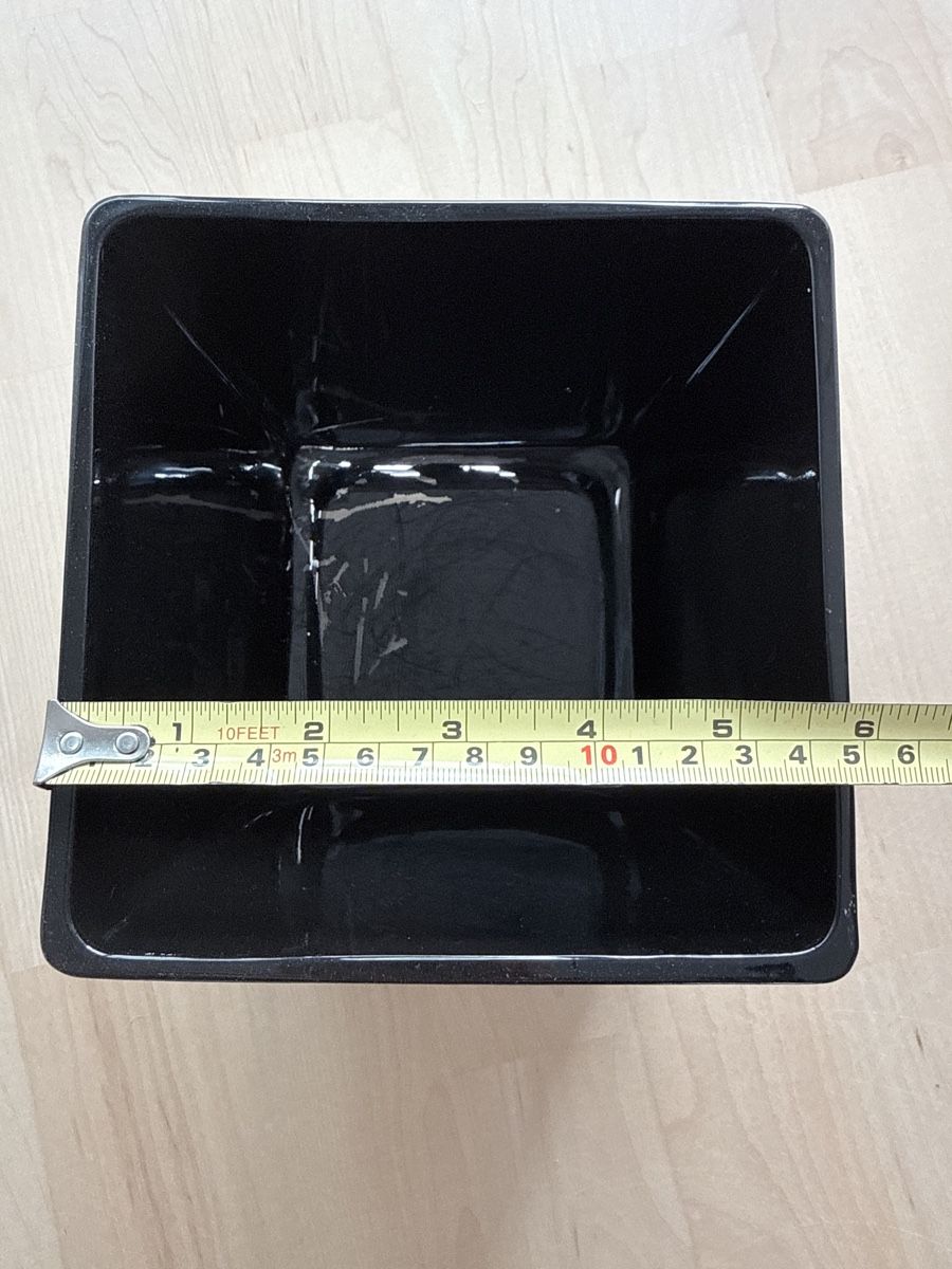 Vasi & Recipienti: Chic Square Black Glass Vase – Usato da Cham venduto da cec_b78y 1