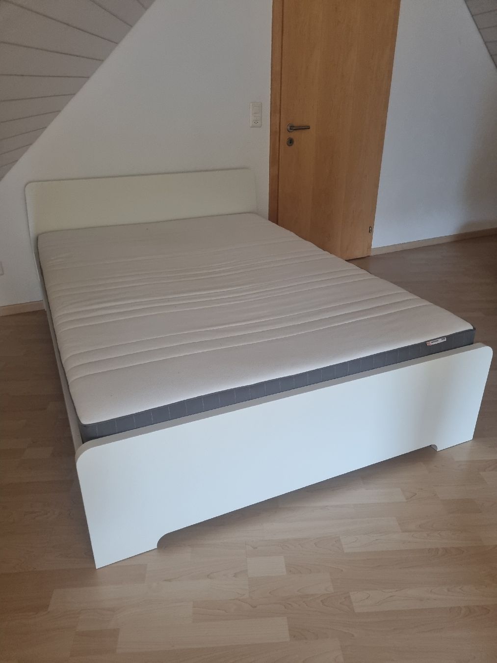 Lits: Bett 140cm – D'occasion à Eschenbach SG par Ma69st