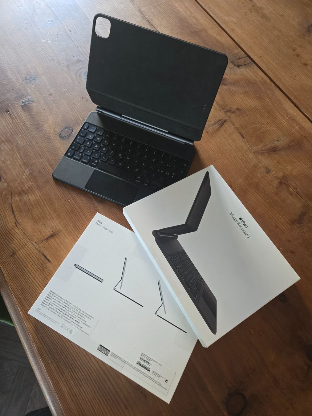 Apple Tastiere: Magic Keyboard iPad Air (4.Generation), iPad Pro 11" – Usato da Rapperswil SG venduto da Geofon