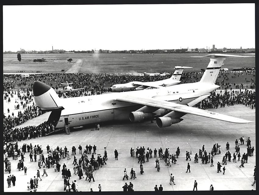 Photos & affiches: Fotografie Ansicht Berlin-Tempelhof, Flu – D'occasion à Berlin par bartko-reher