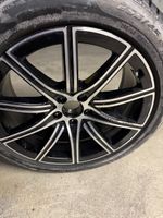 Winterkompletträder 19 Zoll 255/45 R19 schwarz glanz