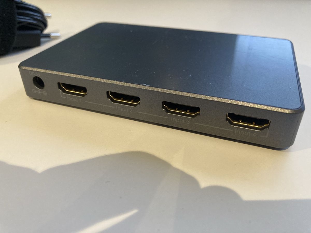Hub & Switch: HDMI Switch 4 Port UHD 2.0 – Usato da Safenwil venduto da LukasK01