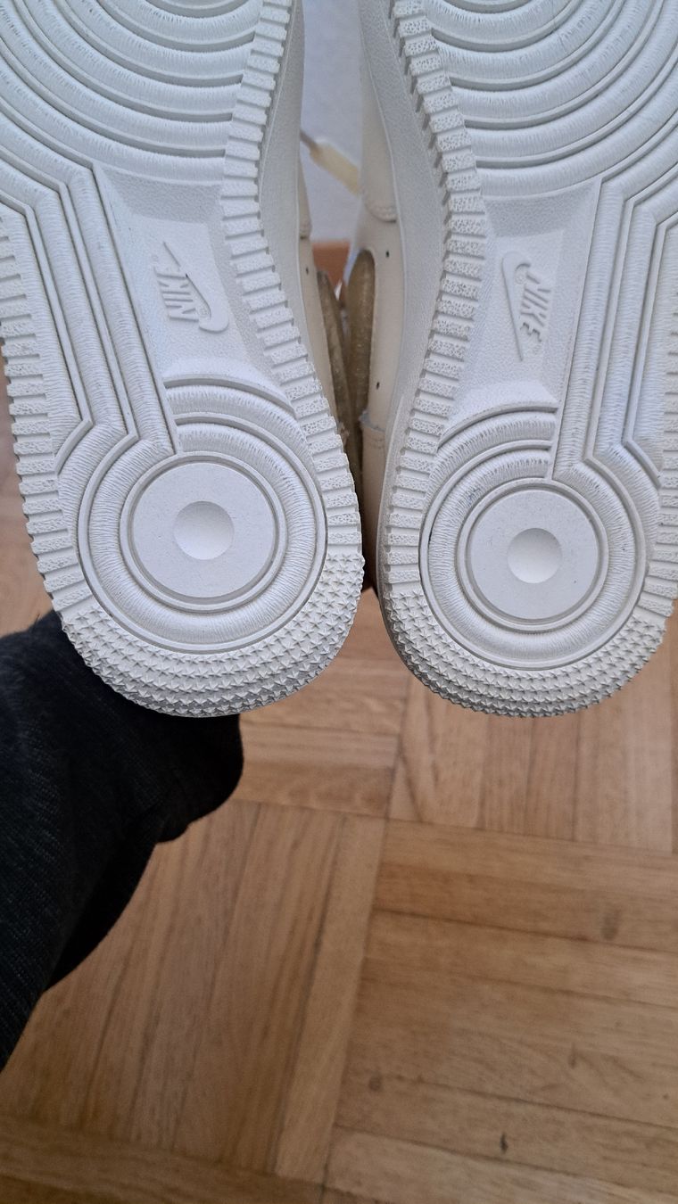 Nike Scarpe da uomo: Nike taille 39,très bon état, chaussures – Nuovo (secondo la descrizione) da Meyrin venduto da Zahra011 5